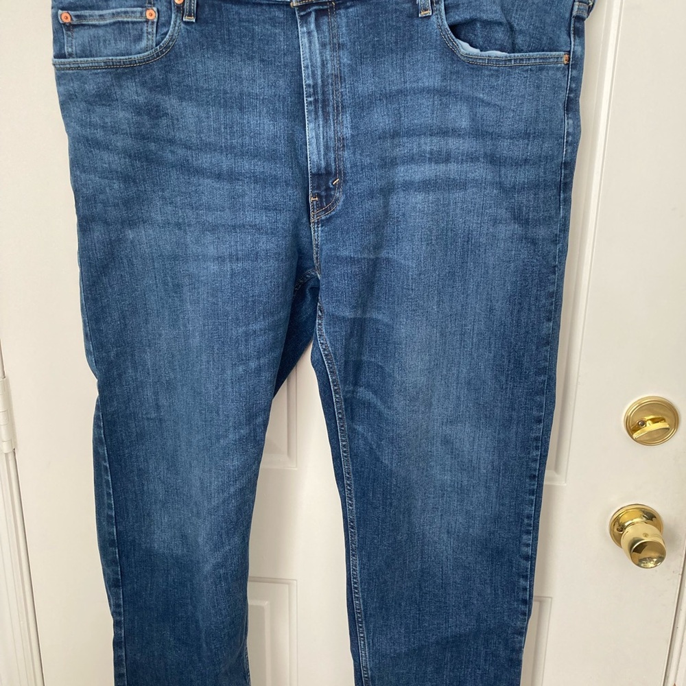 Levi’s Men’s 502 Denim Jeans 46/32. Preowned. Good condition.